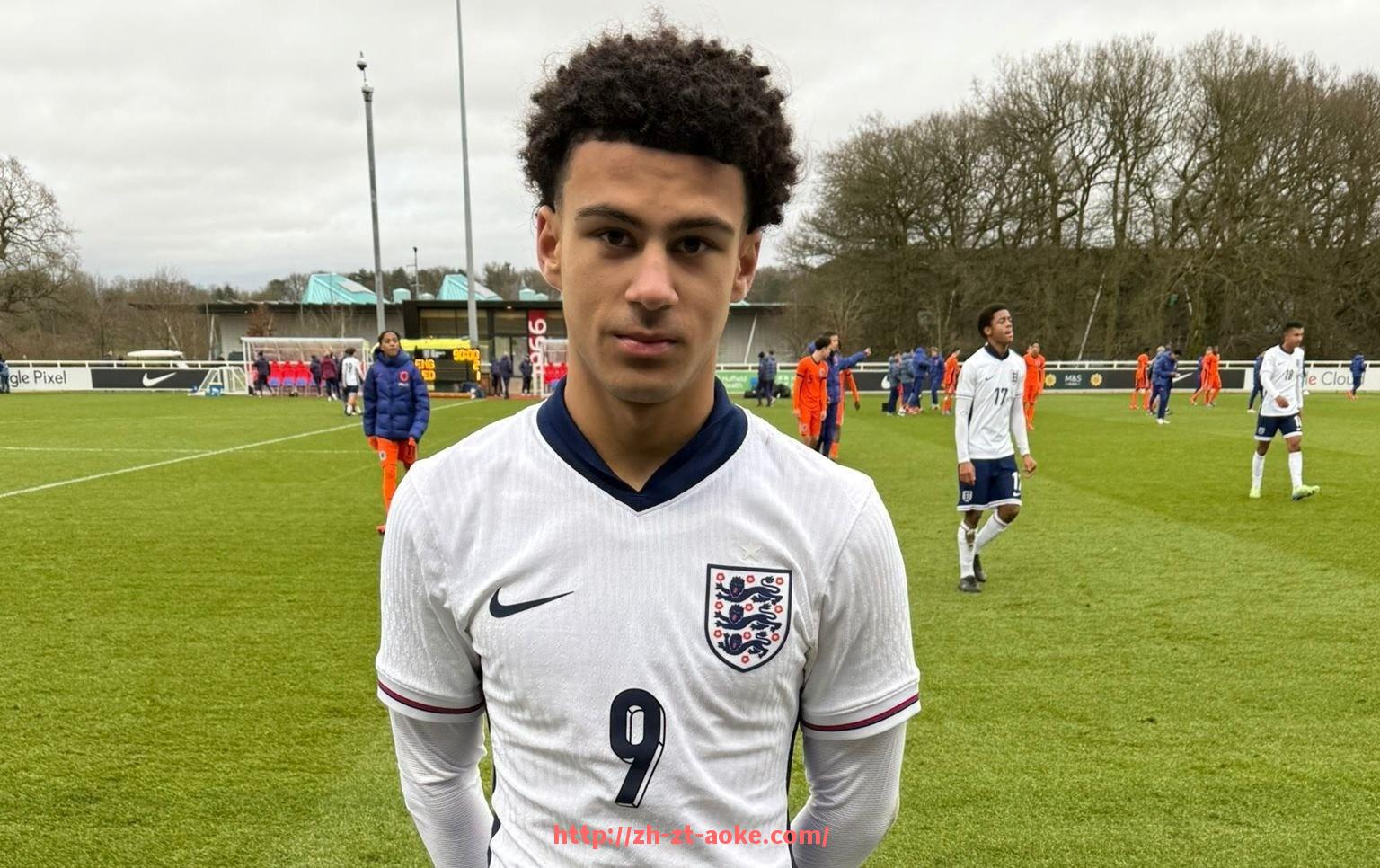 澳客足彩-退役英超球员名单及他们的职业生涯回顾