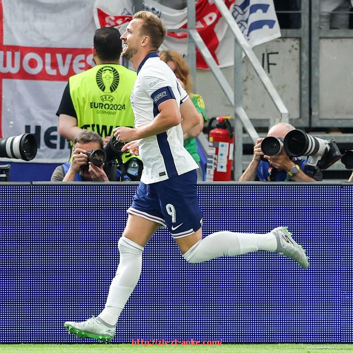 澳客足彩-世俱杯周边商品销售策略与粉丝经济发展分析